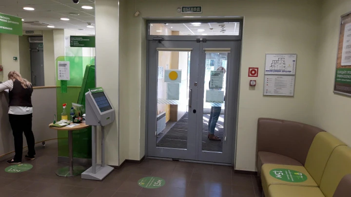 Нежилое помещение 1-го этажа, площадью 128,8 кв.м, расположенное по адресу: Ярославская область, р-н Рыбинский, г. Рыбинск, ул. Волочаевская, д. 49